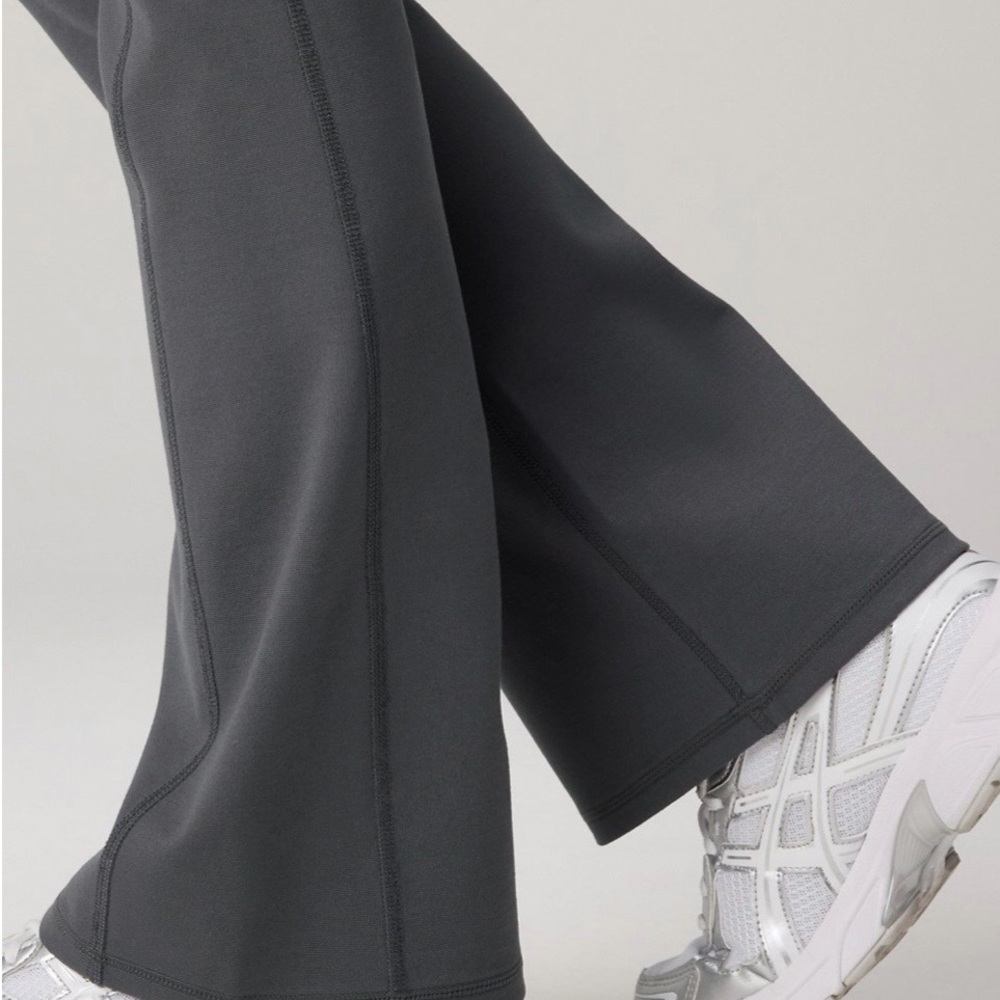 Fabletics Stretchtech Kick Flare Scrub Legging In… - image 4